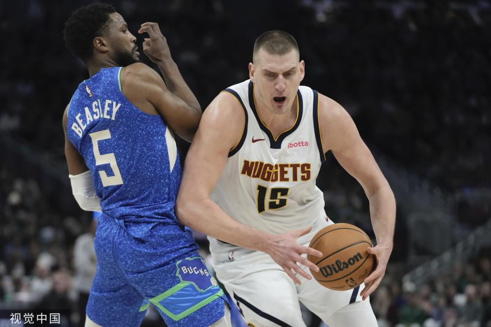 不少家庭携 不少家庭携